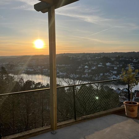Apartment With Amazing Views - Free Parking Arendal Dış mekan fotoğraf